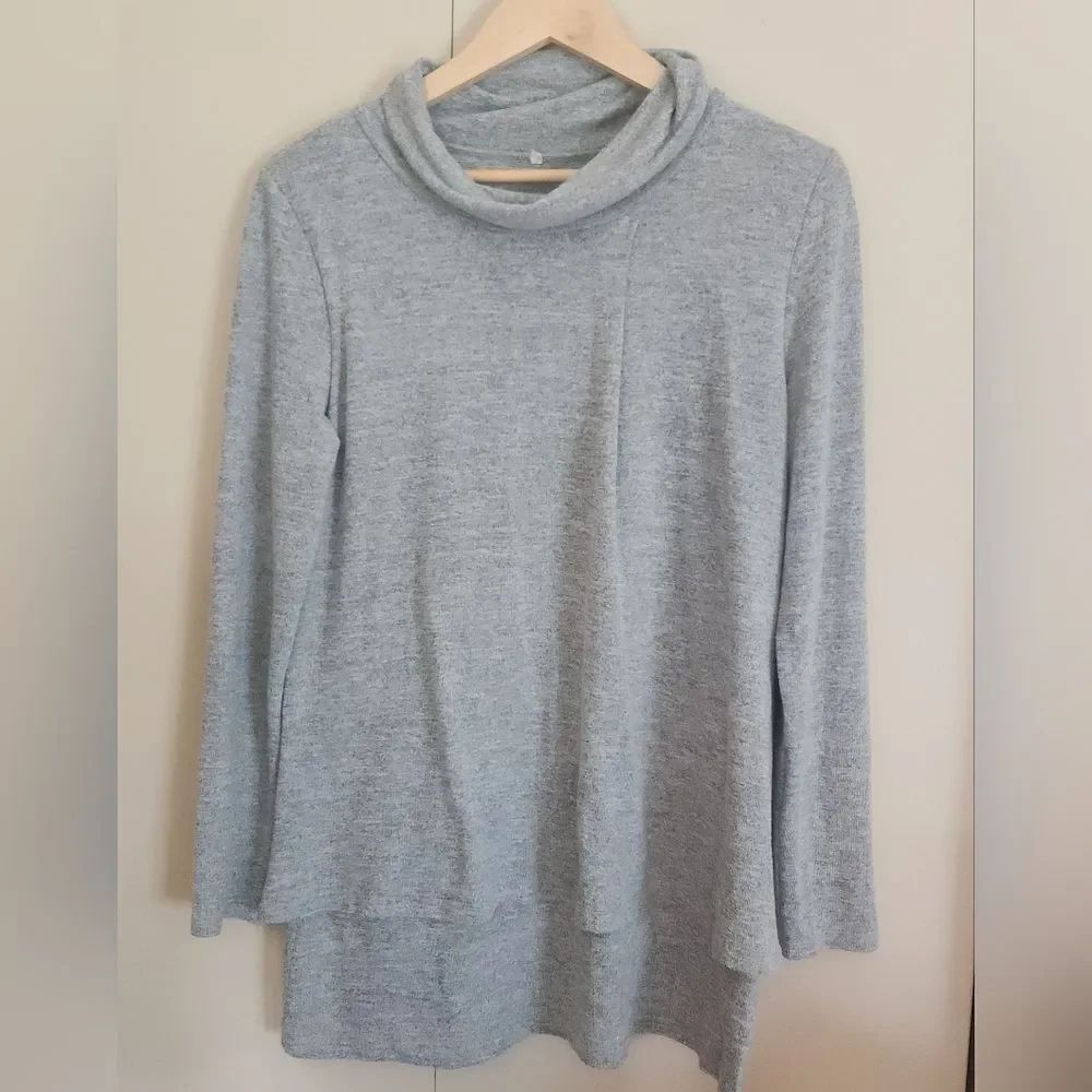 T75  Heather Gray cowl neck lightweight double layer knit  long sleeved top Sz M